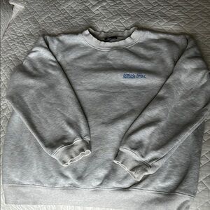 White Fox Boutique Gray Sweatshirt Casual Crewneck